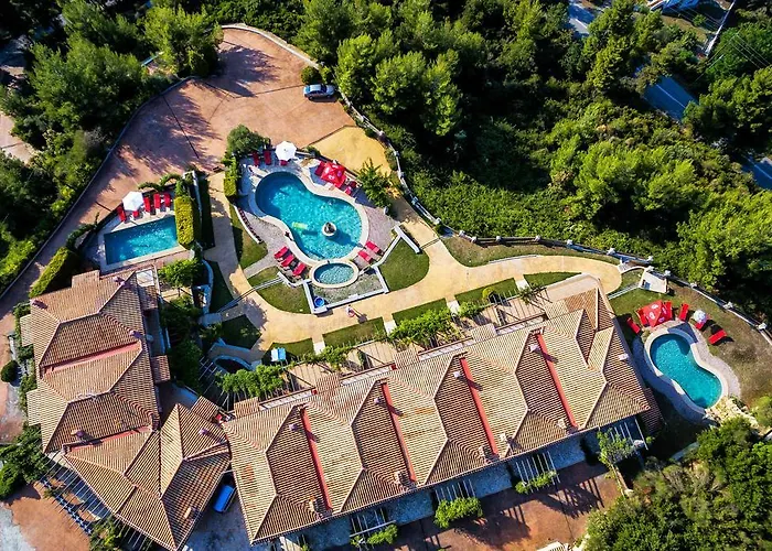 Akritas Ef Zin Villas & Suites