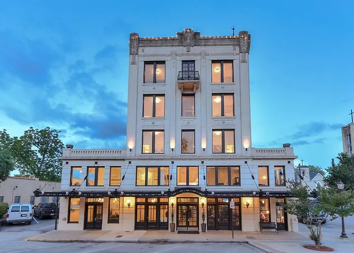 Park Plaza Seguin