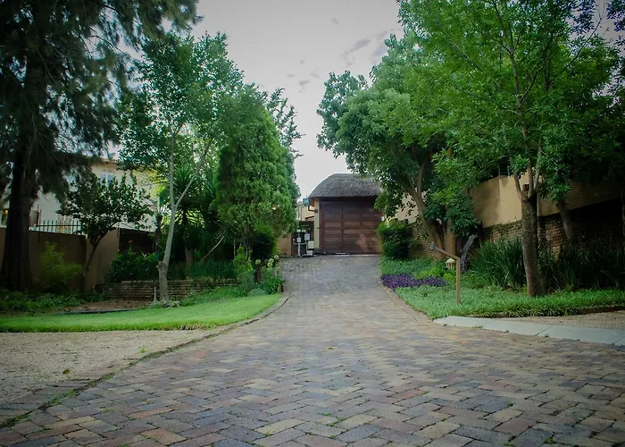 Private Villa: The Rivonia River Lodge