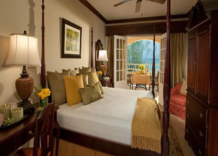 Sandals Inn All Inclusive - Couples Only (Adults Only)