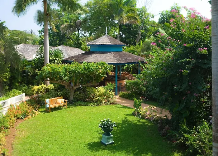 Sandals Inn All Inclusive - Couples Only (Adults Only)