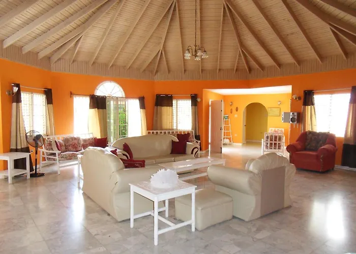 Whistling Villa Runaway Bay