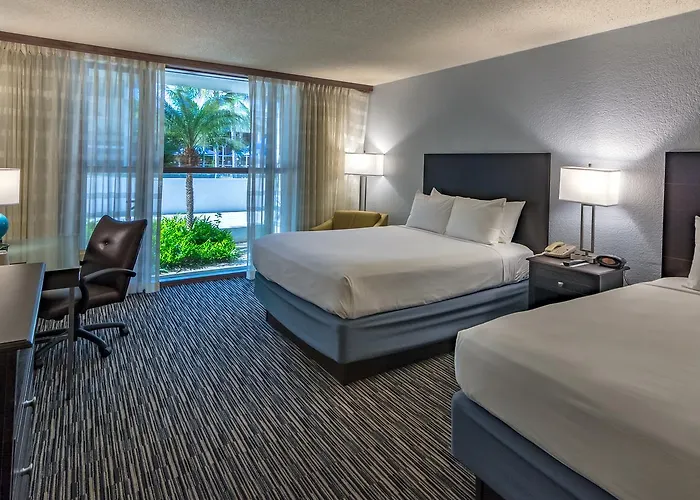 Sawgrass Grand Hotel And Suites Sports Complex