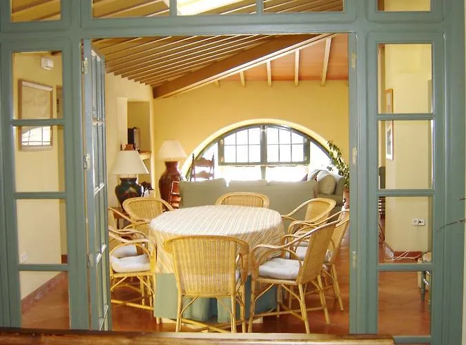 Hotel cerca del colegio: Casa Tinoco Casa Rural Categoria Superior