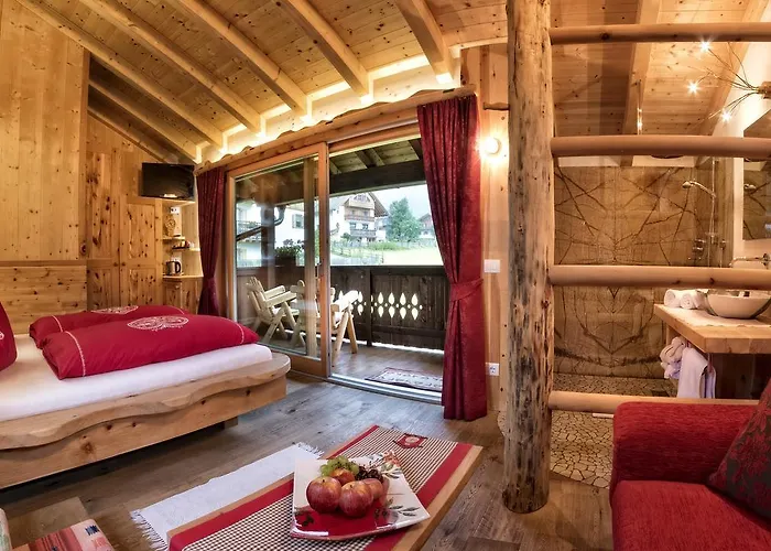 La Uecia By Fana Ladina