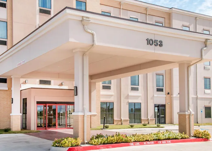 Hotel with view: Comfort Inn & Suites San Marcos Near Outlet Mall
