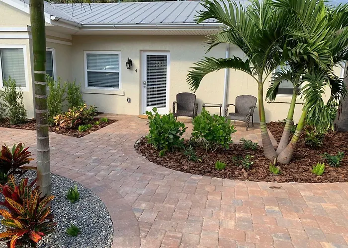 Cheap hotel: Twin Palms At Siesta