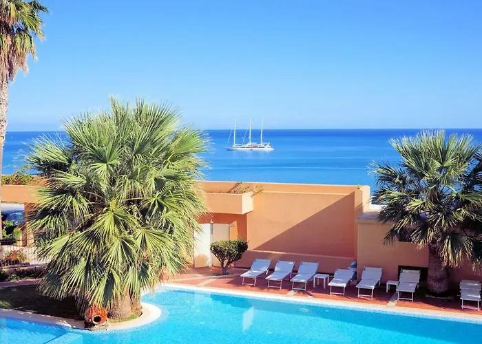 Hotel Punta Nord Est