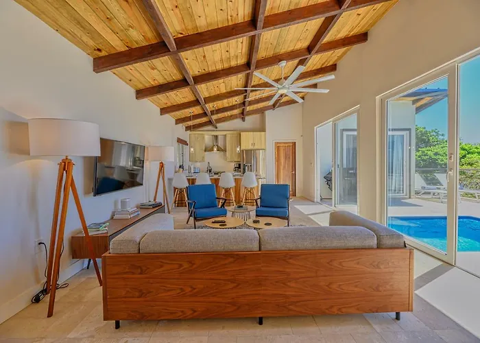 Villa Topaz Above West Bay With 180 Degree Views!