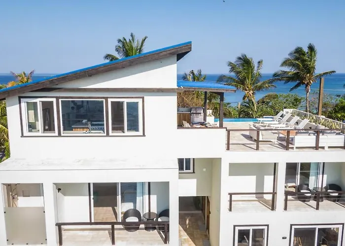 Villa Topaz Above West Bay With 360 Degree Views! 3 Bedrooms