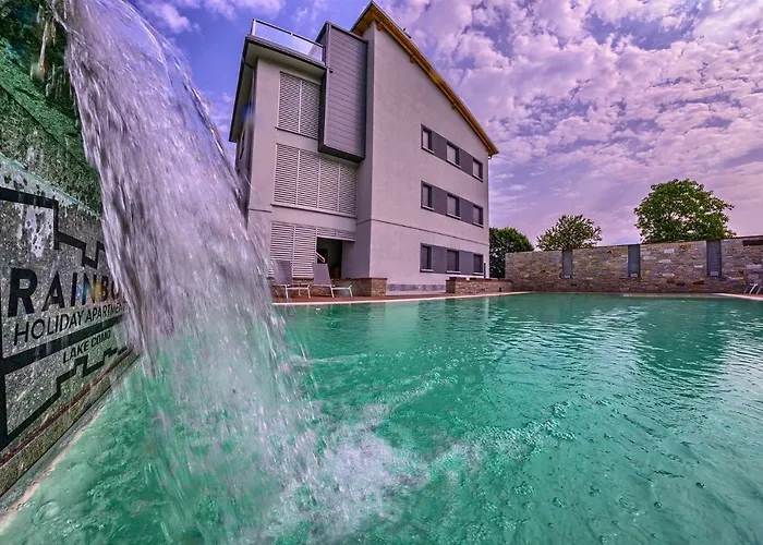 Rainbow Holiday Apartments Lake Como