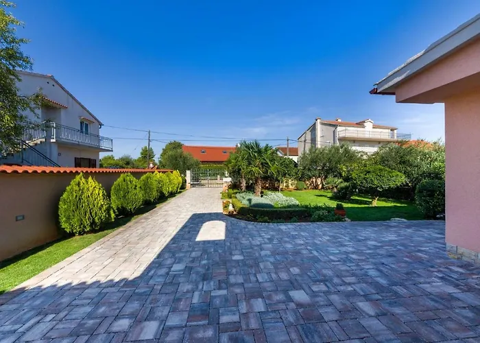 Navis Luxury Villa