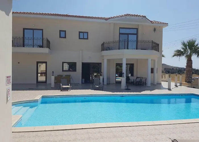 Larnaca Mansion Ideal For 3 Families Or More
