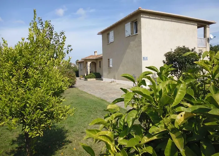 Villa mit grosser Sommerküche und Pool, 8 Minuten zum Sandstrand Cap Sud