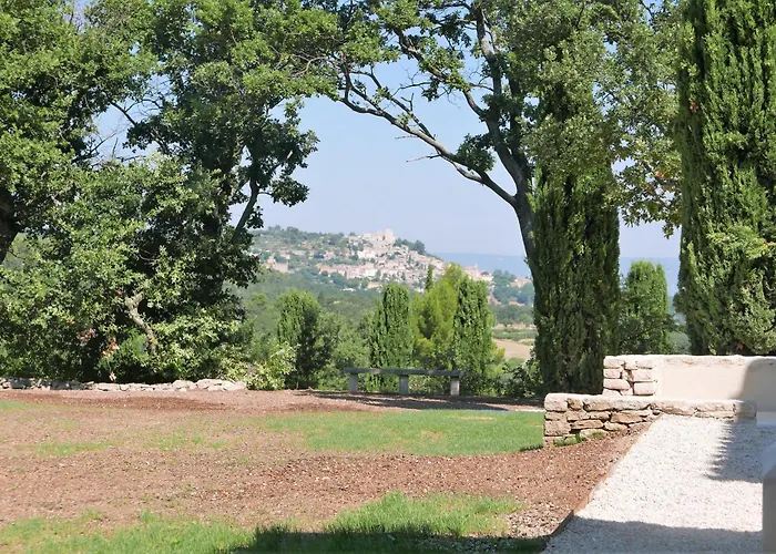 Les Amandiers
