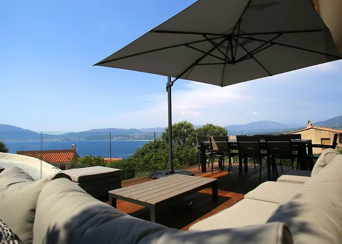 Villa Vue Mer, piscine chauffée, tennis