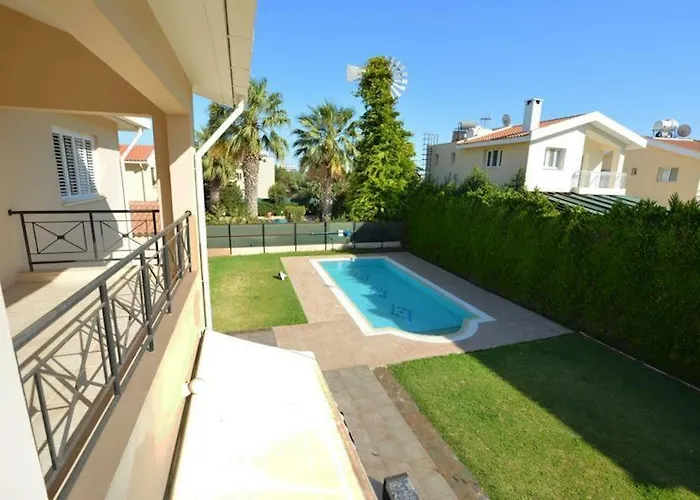 Villa Daryah Sirina Bay