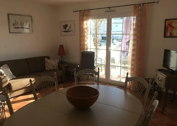 Marina Dans Residence Avec Piscine