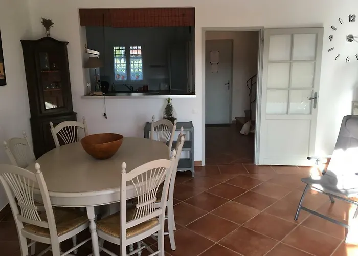Marina Dans Residence Avec Piscine