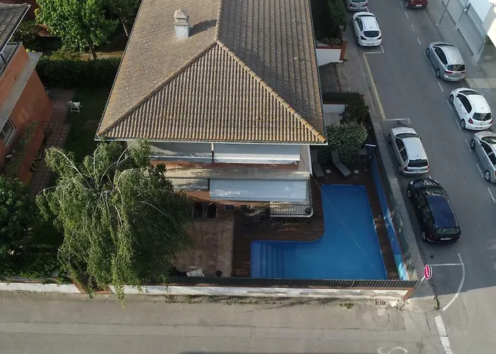 House Of Joy , Casa En Banyoles