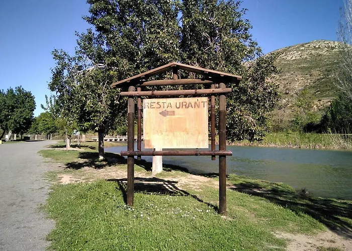 Adosado, Cerca De Valencia En Zona De Montana Y Playa Fluvial