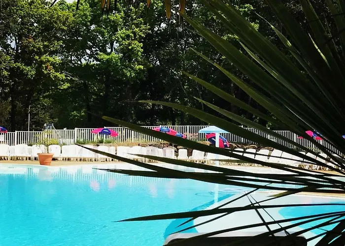 Camping Officiel Siblu Les Pierres Couchees