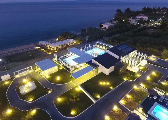 Crystal Villas & Suites
