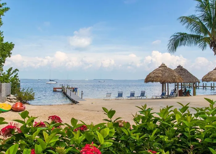 Cheap hotel: Sunset Cove Beach Resort