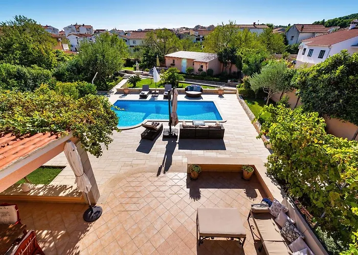 Navis Luxury Villa
