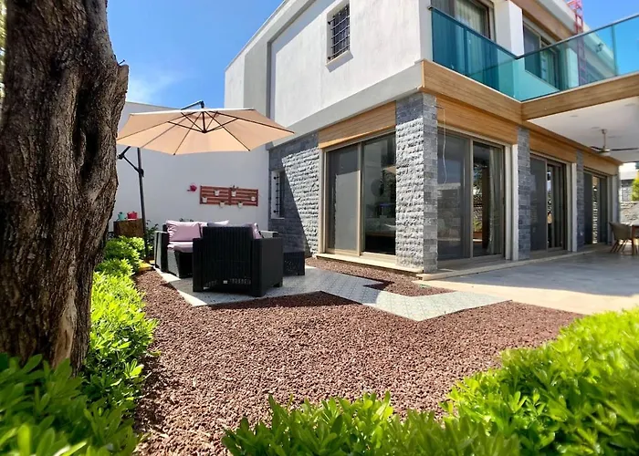 Ultra Luxury Private Villa With Swimming Pool