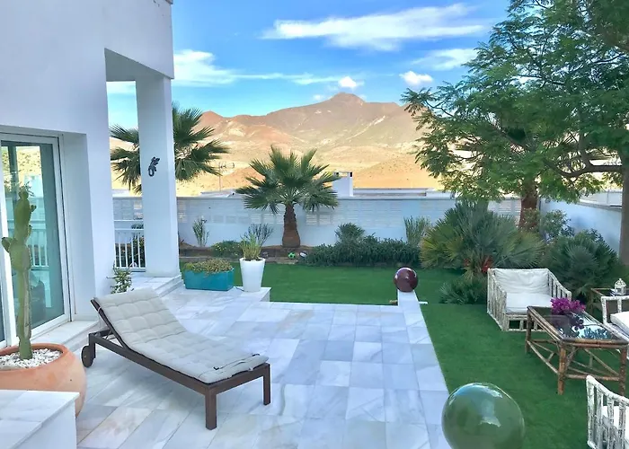 Villa Blanca Views & Pool