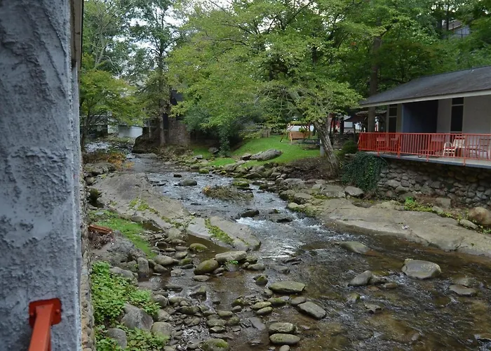 Zoders Inn And Suites