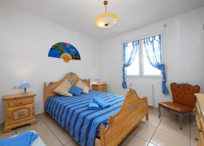 Casa Con 4 Dormitorios Con Piscina Y Amarres Privados Ref 354