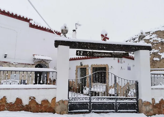 Cuevas de María