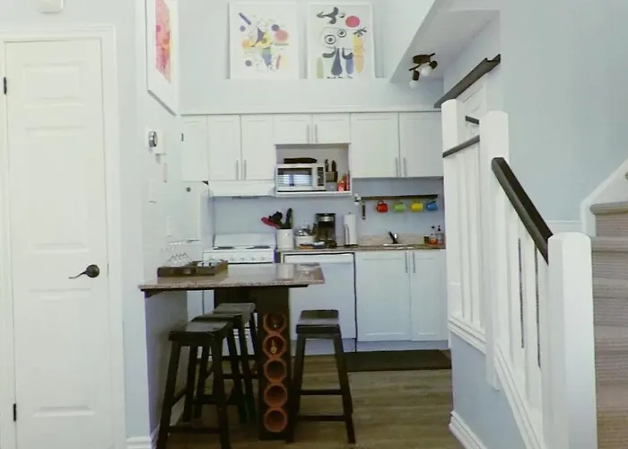 Artistic Hillside Loft