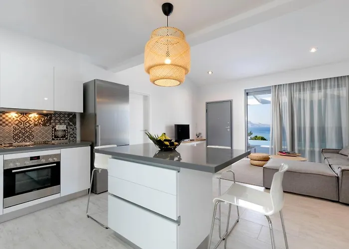 Villa Estella With Pool & Jacuzzi In Lindos