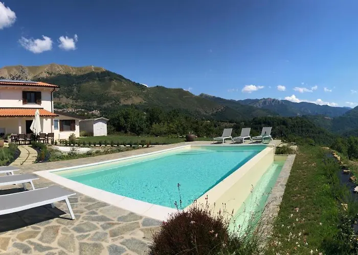 360 Views, Private Infinity Pool, Pisa, Lucca, Florence, Large Garden
